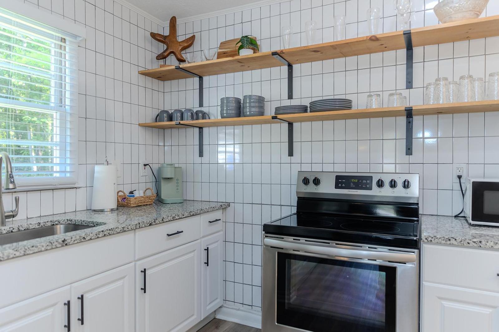 Coastal Cottage 1/2 Mile From Covington Square Екстериор снимка